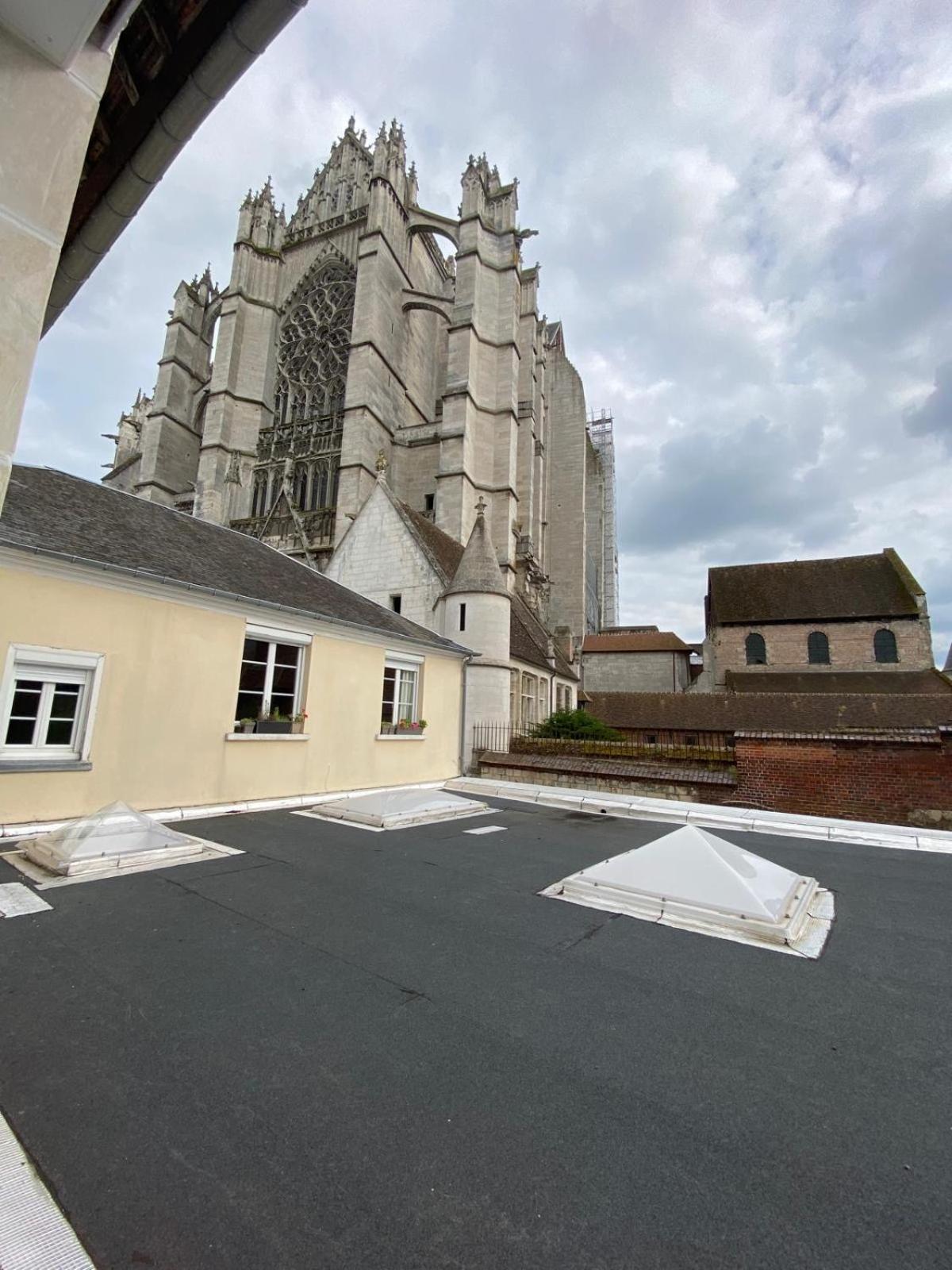 Appartement Hyper-Centre Vue Cathedrale Beauvais Exterior photo